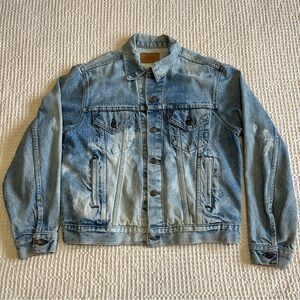 Vintage 80s Levi's Original Blue Denim Type III
Red Tab Trucker Jean Jacket
